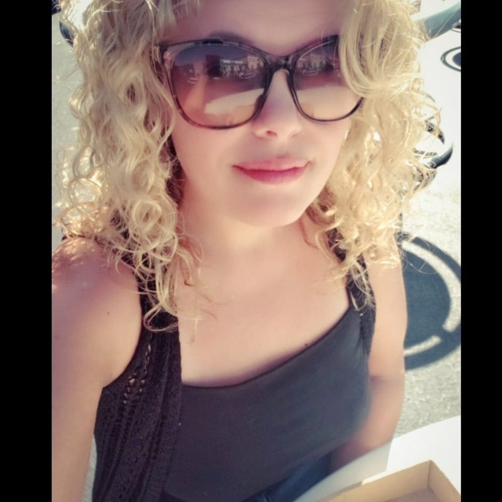 Meet your Posher, Nicole